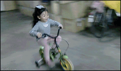 Girl_bike_drift_park