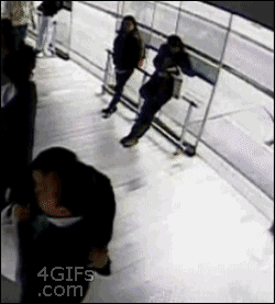Bus-station-theft-robber-survives.gif