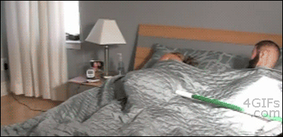 Fake-head-bed-prank