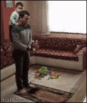 Kid-prays-with-dad