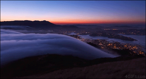 Fog-rolling-over-mountain-loop