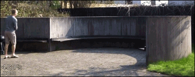 Frisbee-double-wall-ride-trick-shot