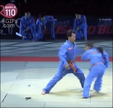 Judo-legs-spinning-takedown.gif