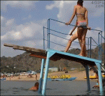 Girl-beach-dive-fail