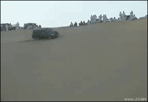 Saudi_SUV_dune_rollover