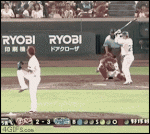 Baseball_wall_catch