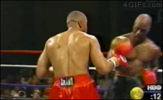 Boxer loses his mouthpiece and consciousness from a punch
